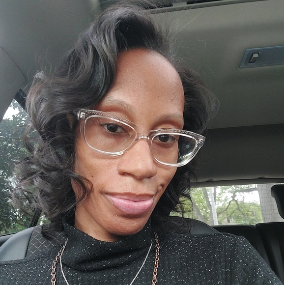 Meet your Posher, Wendy - Picture 2 of 10